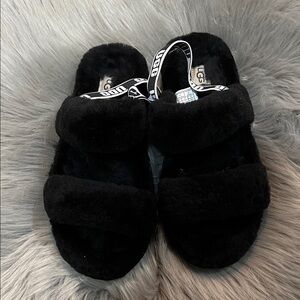 NWOT UGG Black Fluffy Slides Strappy Back sz 6